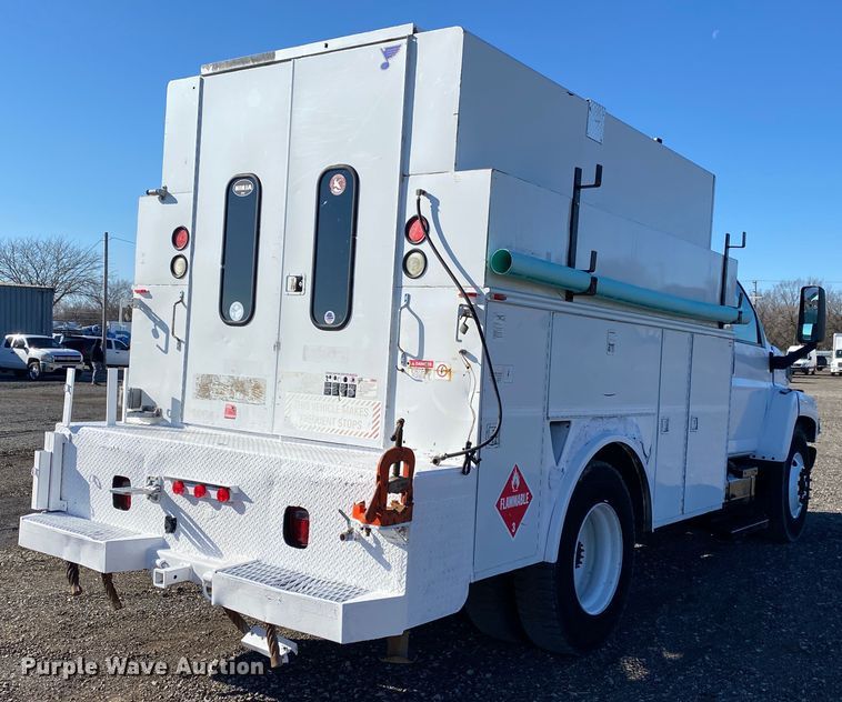 image for item JW9247 2007 GMC C7500  utility / service truck