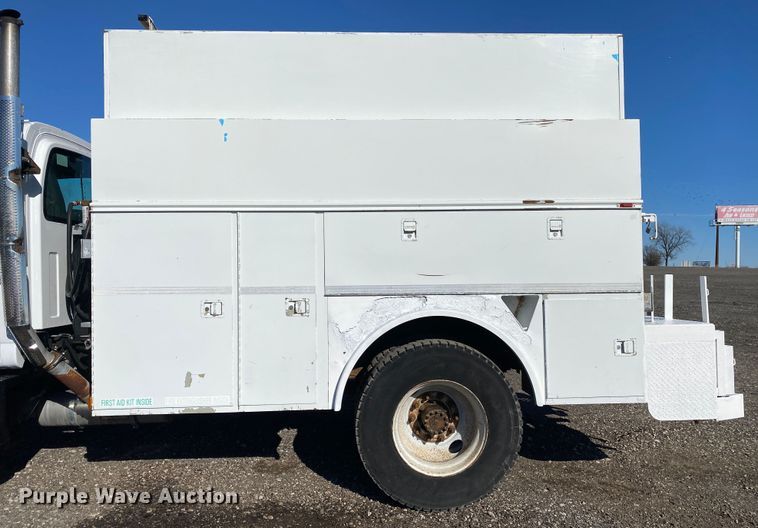 image for item JW9247 2007 GMC C7500  utility / service truck