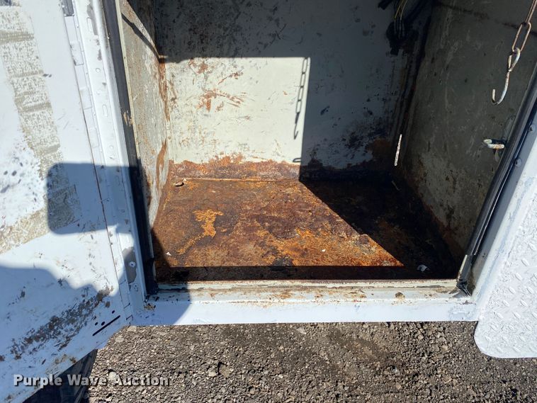 image for item JW9247 2007 GMC C7500  utility / service truck