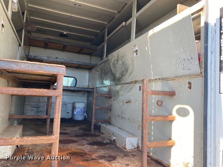 image for item JW9247 2007 GMC C7500  utility / service truck