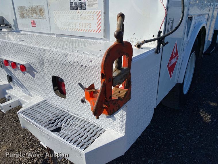 image for item JW9247 2007 GMC C7500  utility / service truck