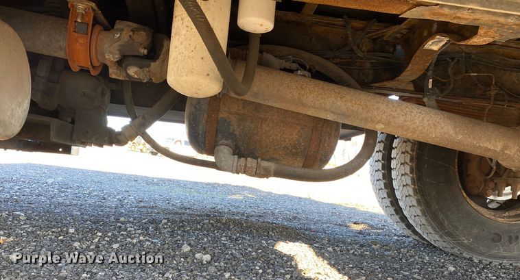 image for item JW9247 2007 GMC C7500  utility / service truck