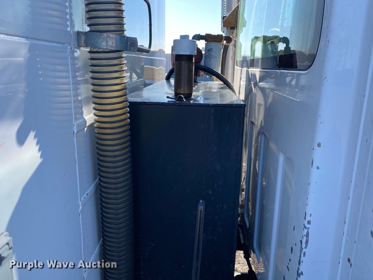 image for item JW9247 2007 GMC C7500  utility / service truck