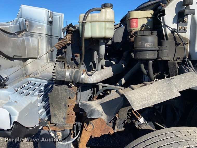 image for item JW9247 2007 GMC C7500  utility / service truck