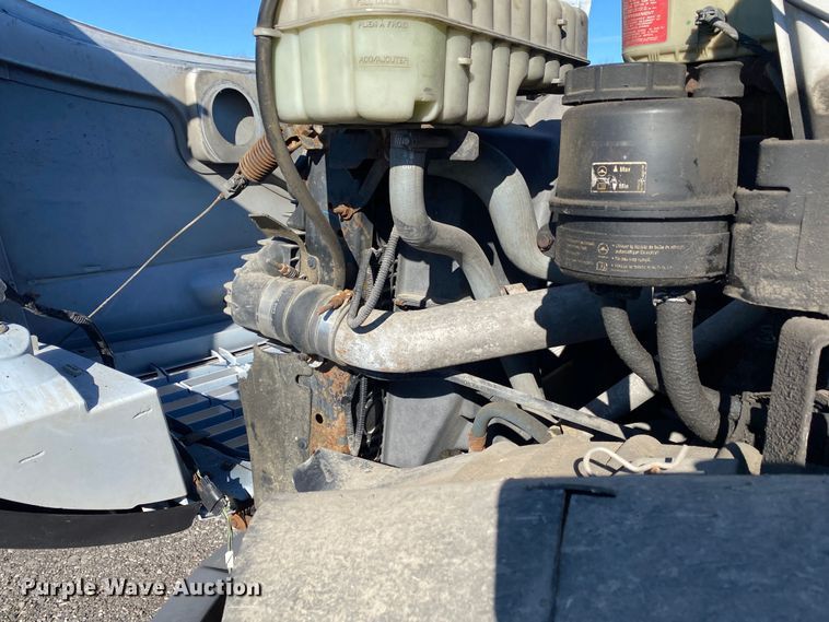 image for item JW9247 2007 GMC C7500  utility / service truck