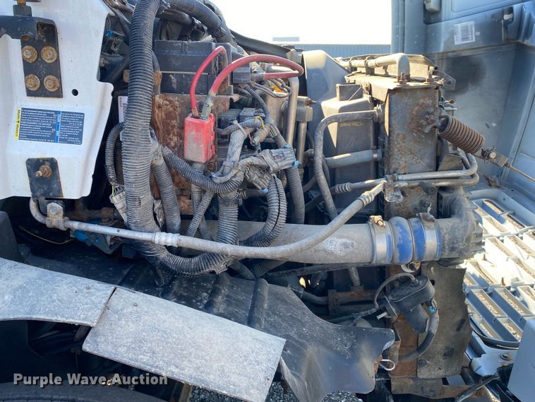 image for item JW9247 2007 GMC C7500  utility / service truck