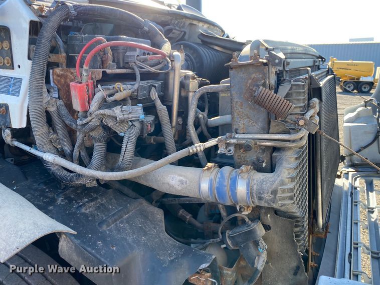 image for item JW9247 2007 GMC C7500  utility / service truck