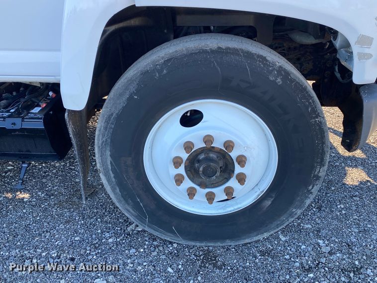 image for item JW9247 2007 GMC C7500  utility / service truck