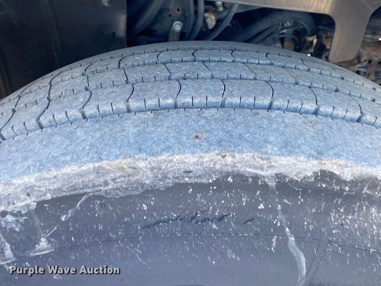 image for item JW9247 2007 GMC C7500  utility / service truck