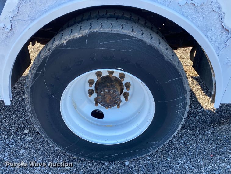 image for item JW9247 2007 GMC C7500  utility / service truck