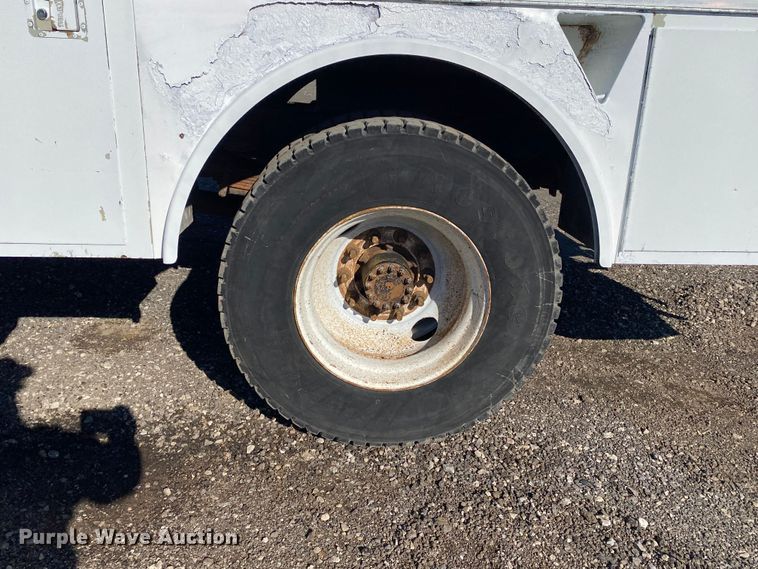 image for item JW9247 2007 GMC C7500  utility / service truck