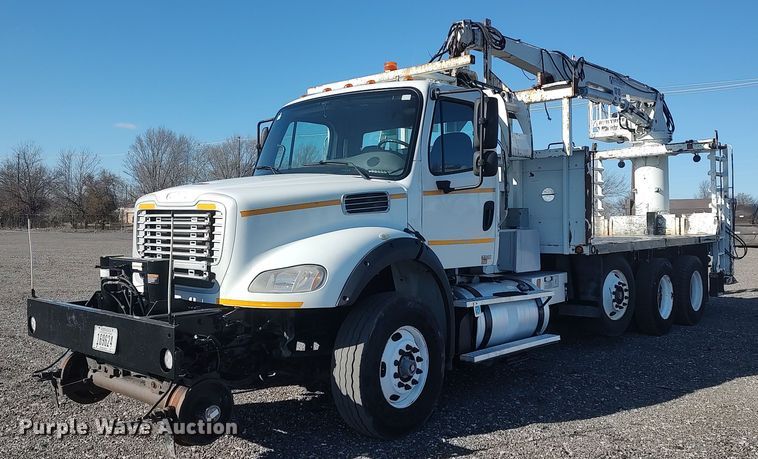 image for item JW9261 2012 Freightliner  crane truck
