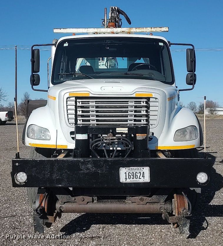 image for item JW9261 2012 Freightliner  crane truck