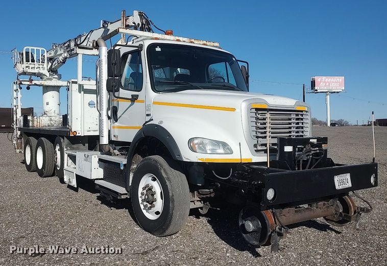 image for item JW9261 2012 Freightliner  crane truck