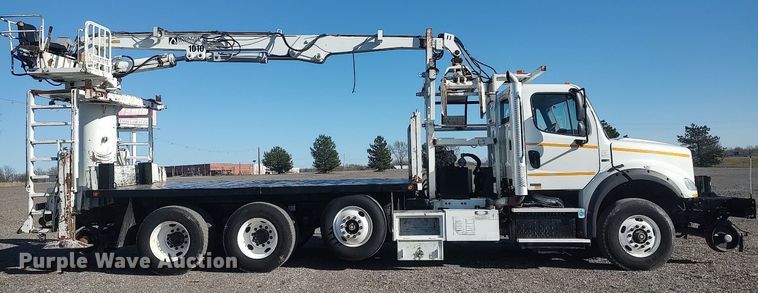 image for item JW9261 2012 Freightliner  crane truck