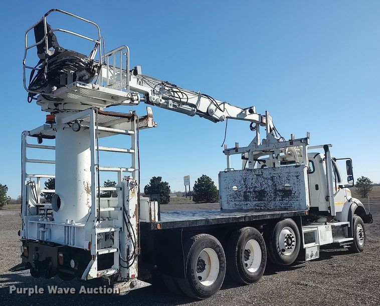image for item JW9261 2012 Freightliner  crane truck