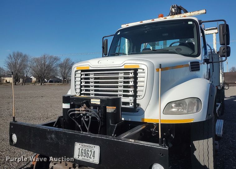 image for item JW9261 2012 Freightliner  crane truck