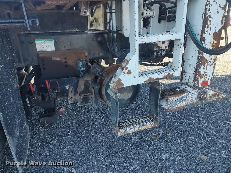 image for item JW9261 2012 Freightliner  crane truck