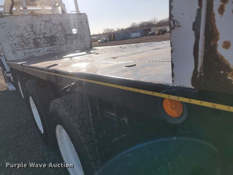 image for item JW9261 2012 Freightliner  crane truck