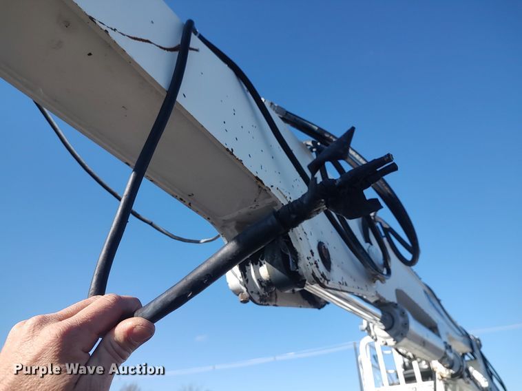 image for item JW9261 2012 Freightliner  crane truck
