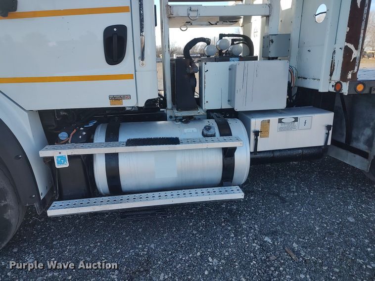 image for item JW9261 2012 Freightliner  crane truck