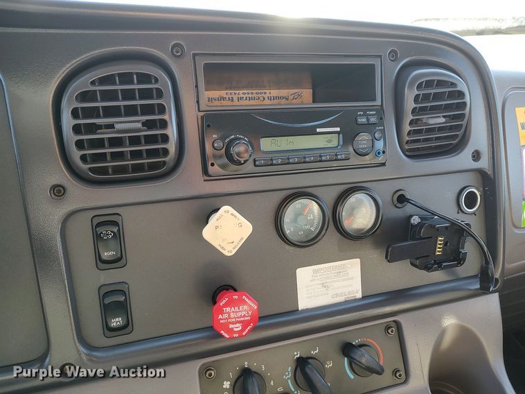 image for item JW9261 2012 Freightliner  crane truck