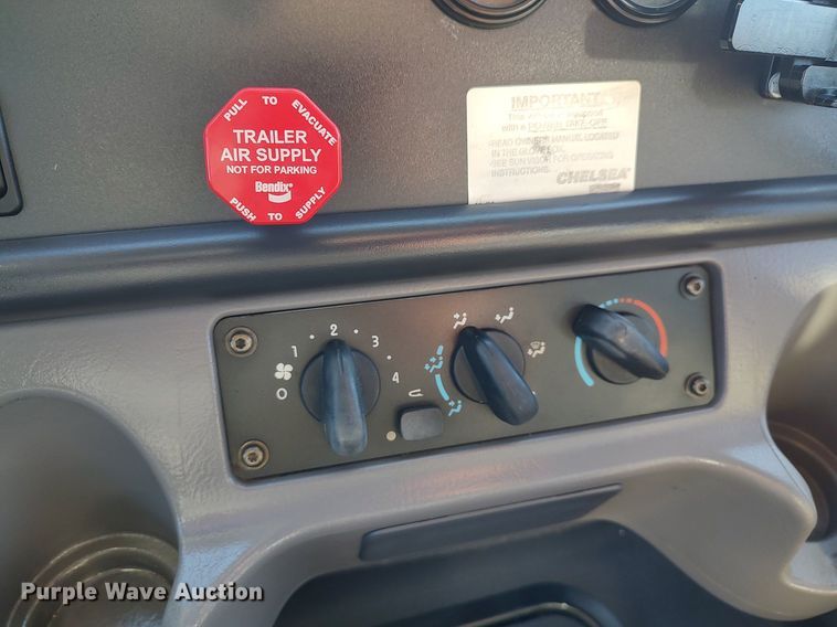 image for item JW9261 2012 Freightliner  crane truck