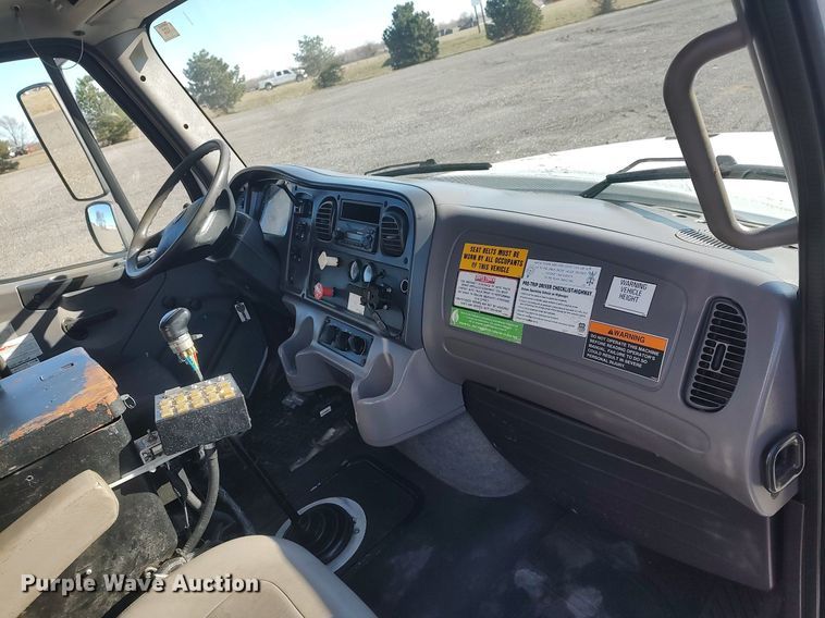 image for item JW9261 2012 Freightliner  crane truck