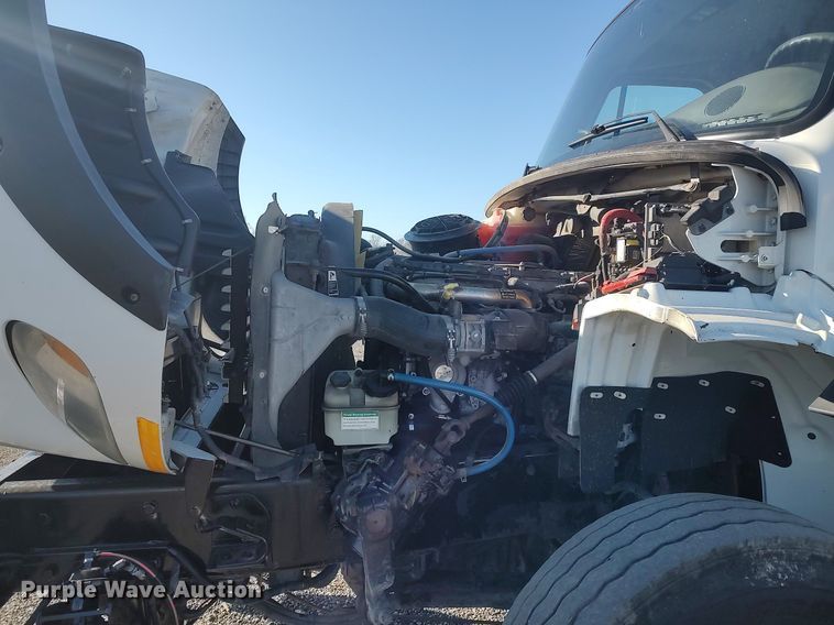 image for item JW9261 2012 Freightliner  crane truck