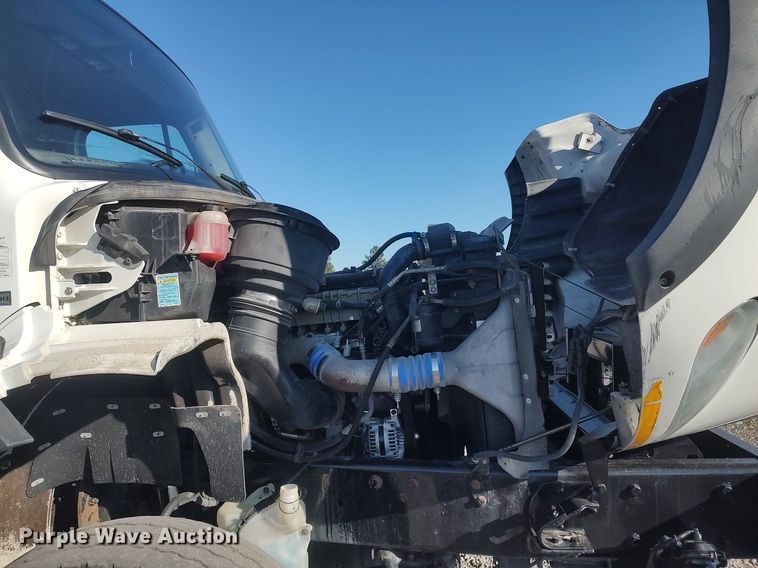 image for item JW9261 2012 Freightliner  crane truck