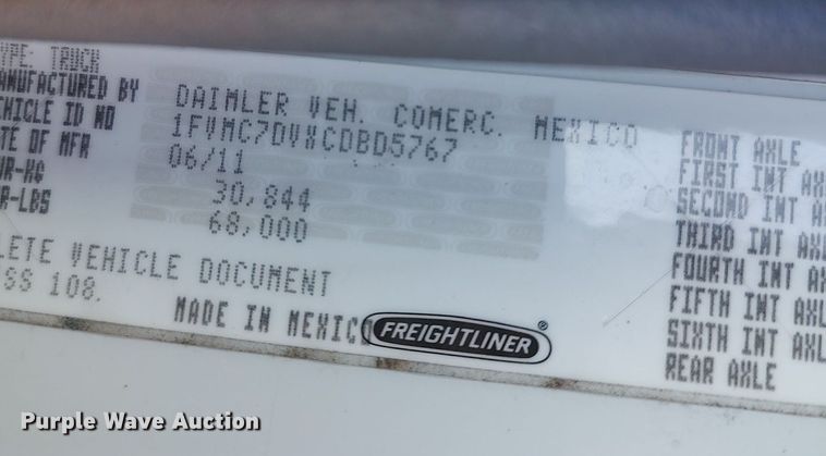 image for item JW9261 2012 Freightliner  crane truck