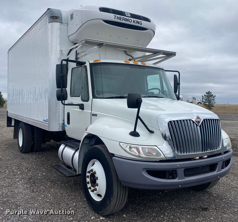 image for item JW9267 2014 International 4300  refrigerated delivery truck
