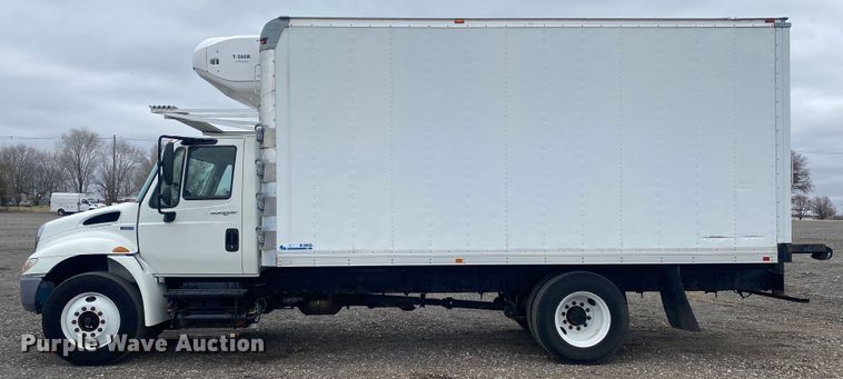 image for item JW9267 2014 International 4300  refrigerated delivery truck