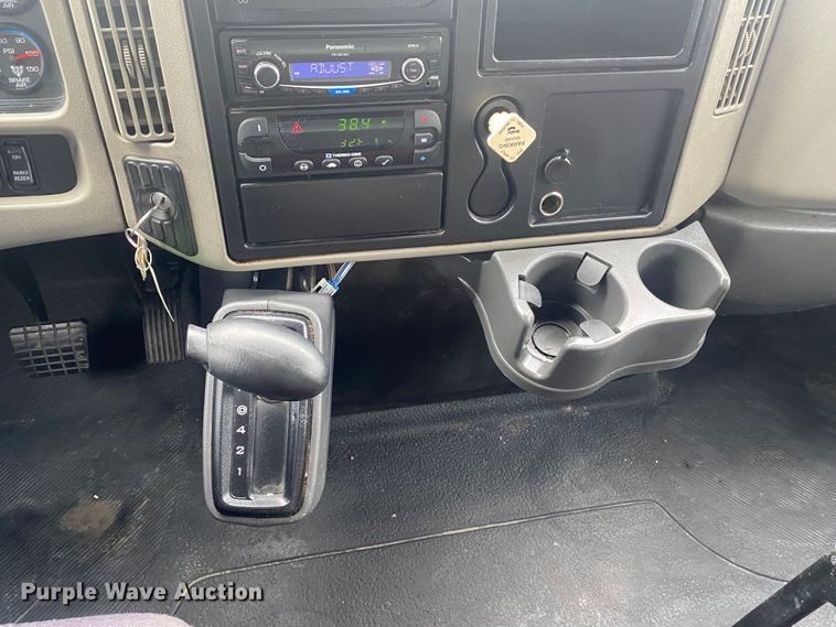 image for item JW9267 2014 International 4300  refrigerated delivery truck