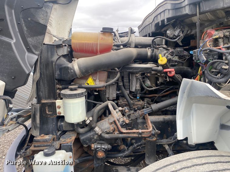 image for item JW9267 2014 International 4300  refrigerated delivery truck