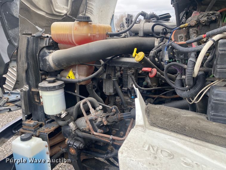 image for item JW9267 2014 International 4300  refrigerated delivery truck