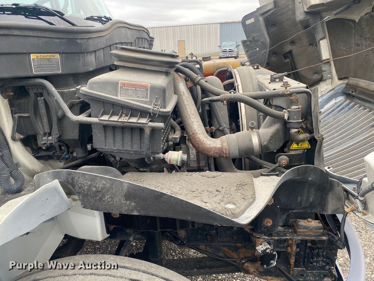 image for item JW9267 2014 International 4300  refrigerated delivery truck