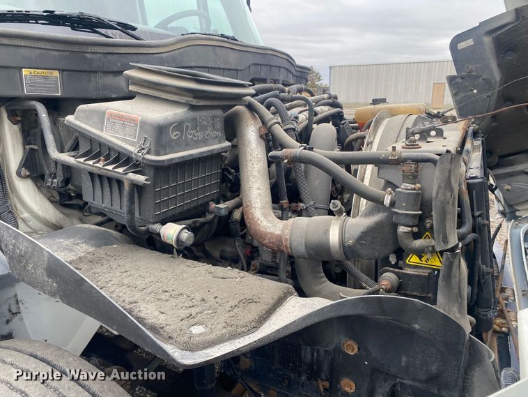 image for item JW9267 2014 International 4300  refrigerated delivery truck