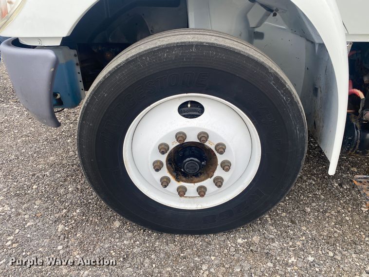 image for item JW9267 2014 International 4300  refrigerated delivery truck