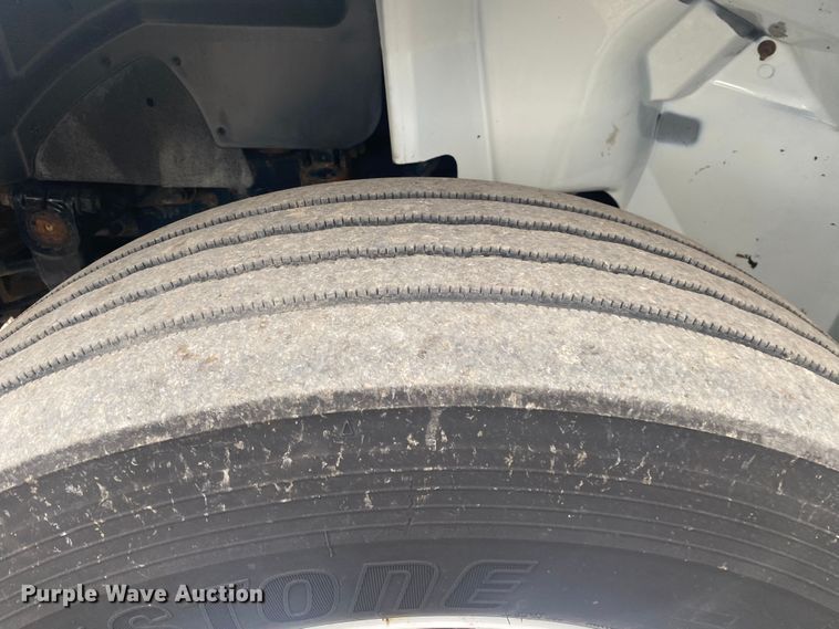 image for item JW9267 2014 International 4300  refrigerated delivery truck