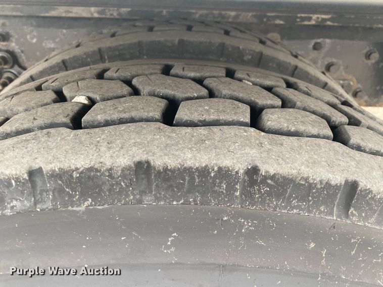 image for item JW9267 2014 International 4300  refrigerated delivery truck