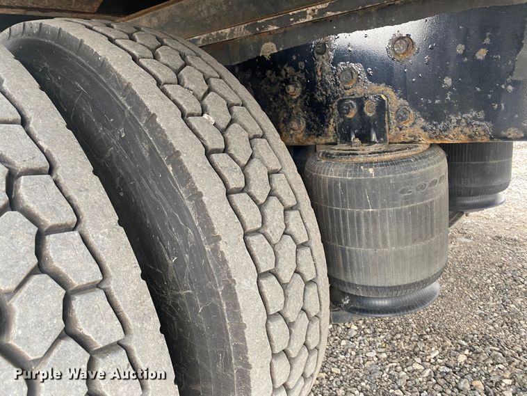 image for item JW9267 2014 International 4300  refrigerated delivery truck