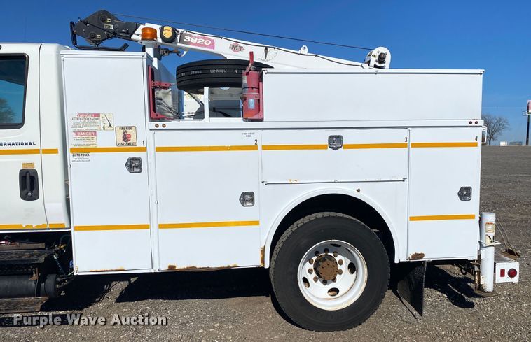 image for item JW9279 2007 International 4300  utility / service truck