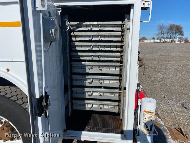 image for item JW9279 2007 International 4300  utility / service truck