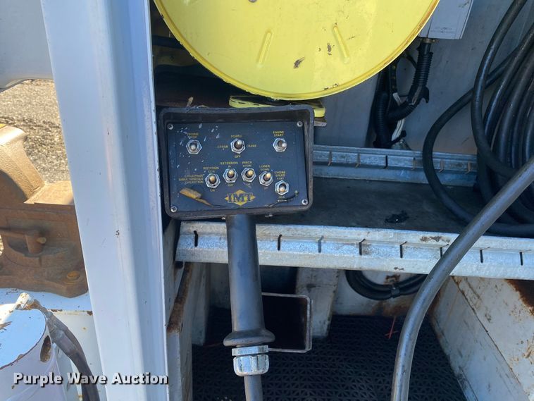 image for item JW9279 2007 International 4300  utility / service truck