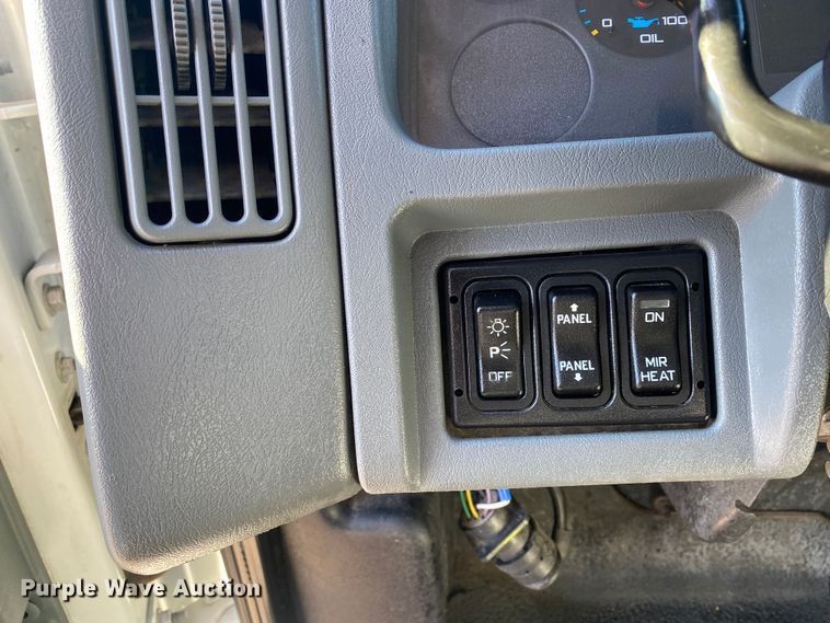 image for item JW9279 2007 International 4300  utility / service truck