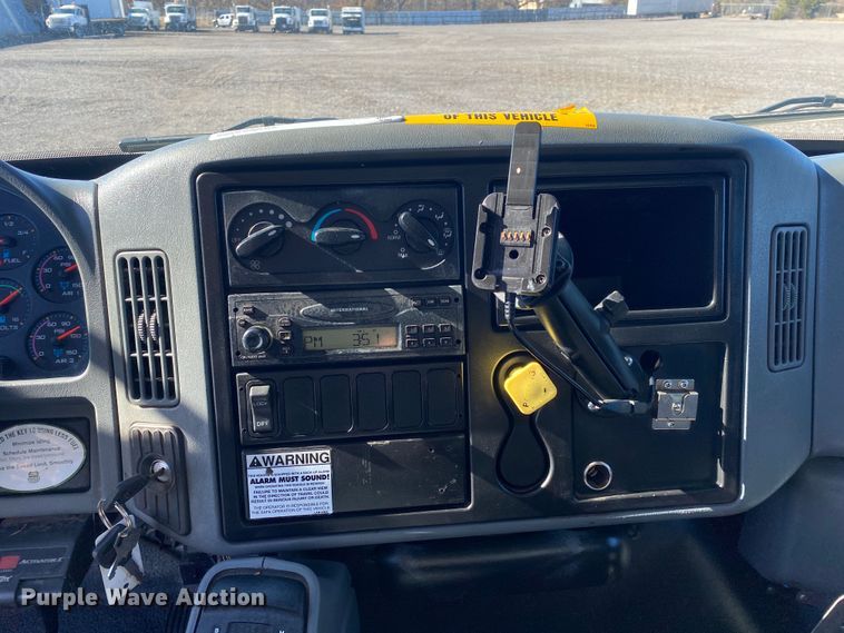 image for item JW9279 2007 International 4300  utility / service truck