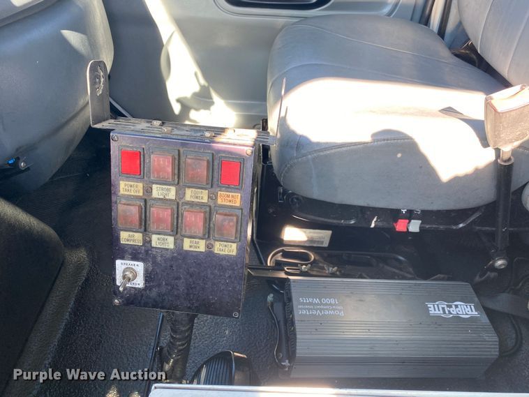 image for item JW9279 2007 International 4300  utility / service truck