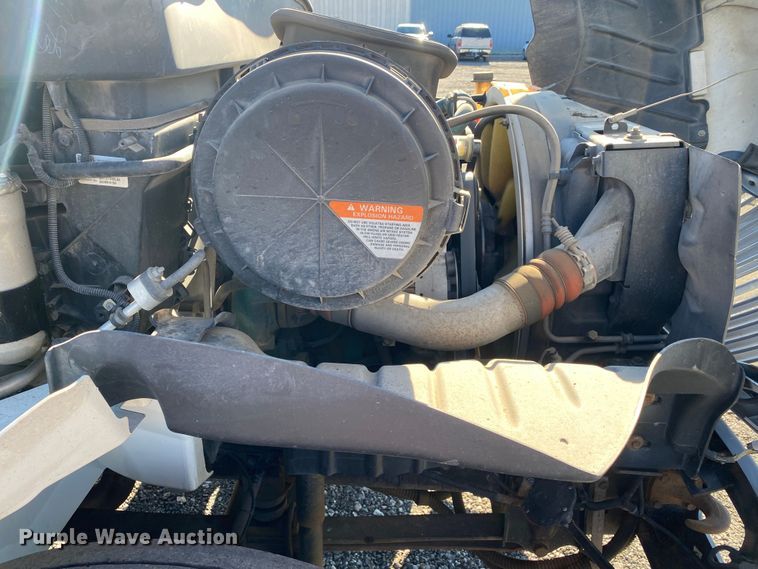 image for item JW9279 2007 International 4300  utility / service truck