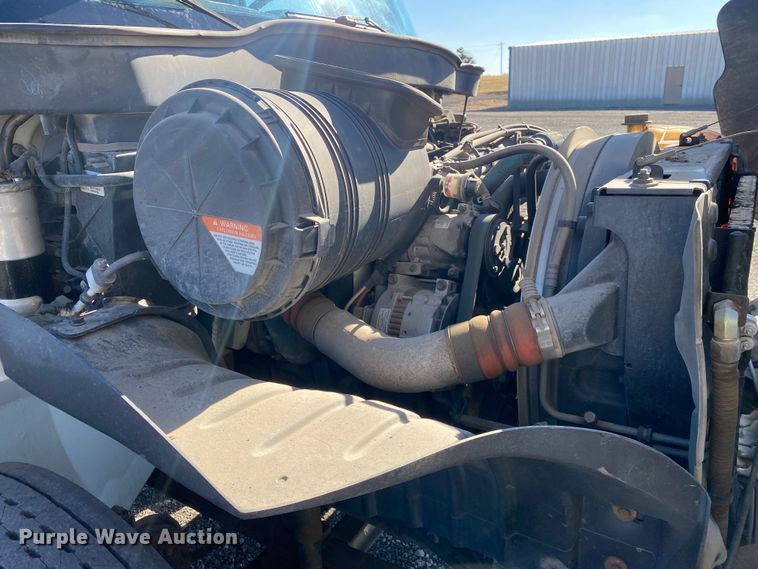 image for item JW9279 2007 International 4300  utility / service truck